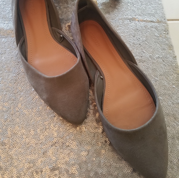 Forever 21 Taupe flat - Picture 2 of 4